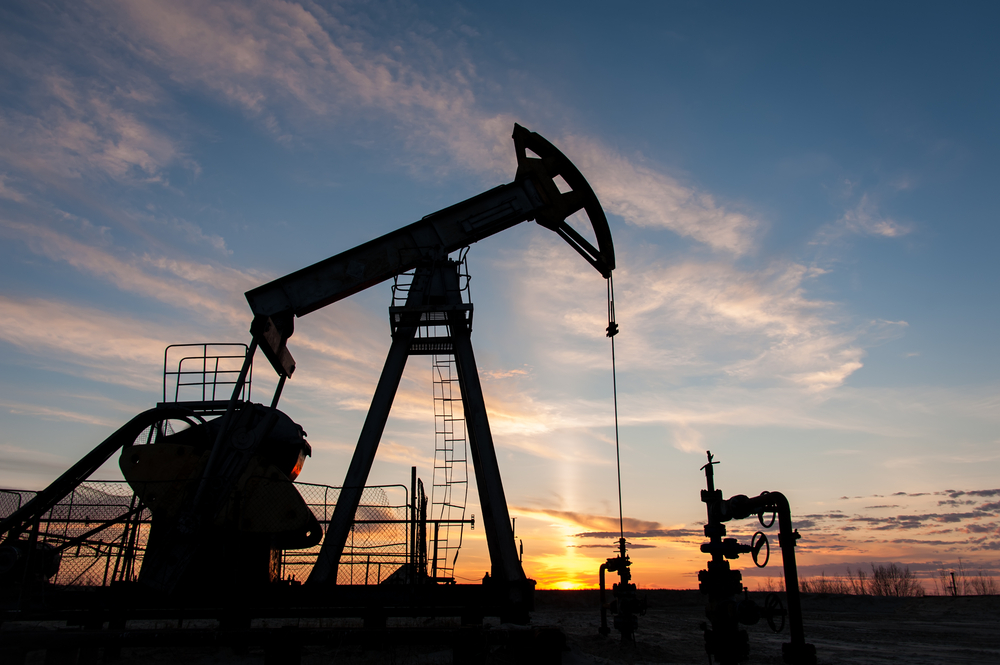 期货直播 - 原油期货高位震荡，多头力量